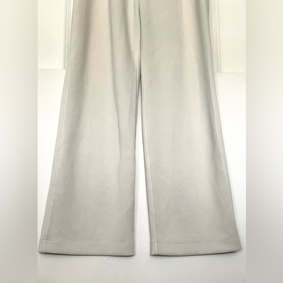 NEW Lululemon Softstreme High-Rise Pant Online Only
White Opal 10 W5EGTS - Picture 11 of 13